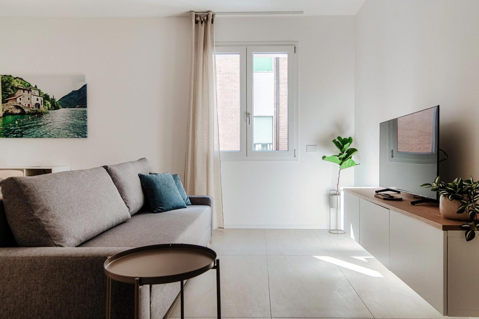 Lario Suite Apartments By Quokka 360 - With Parking Next To Como City מראה חיצוני תמונה